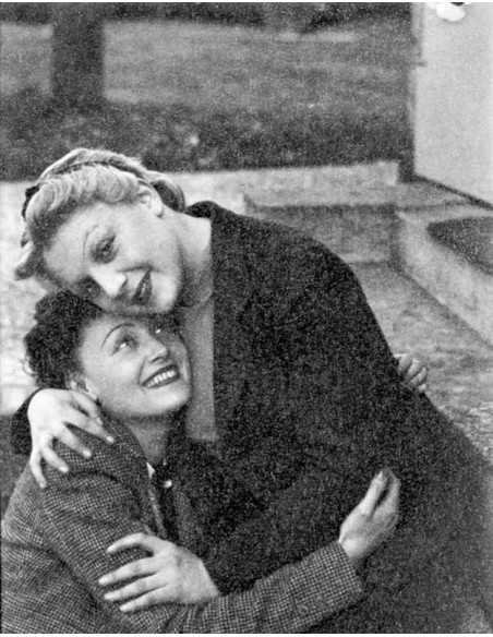 Nusch Eluard et Sonia Mossé deux femmes enlacées cheveux mélés - ex...