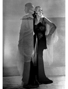 Mode (superposition) superposition de deux modèles en robe longue -...