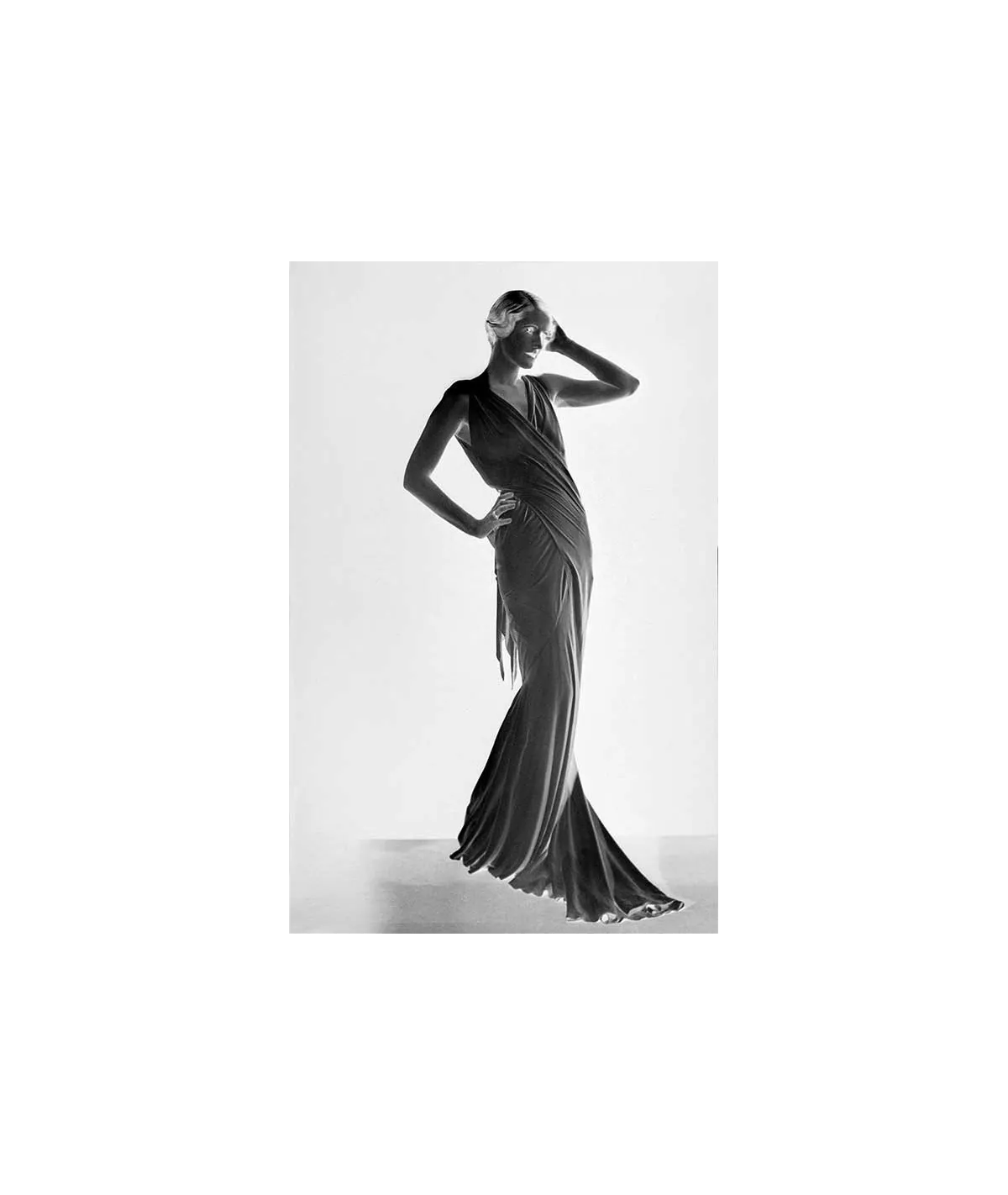 manray|Man Ray photo / TELIMAGE|Madeleine Vionnet's pajamas (negative)||Fashion